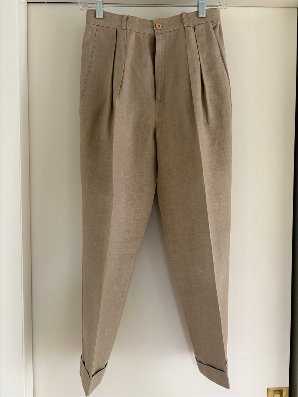 Finity Women’s High-Waist Pleated Trousers in Natural Tan
